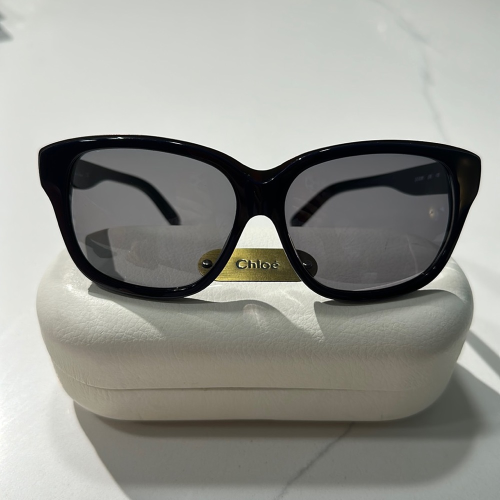 CHLOÈ dark navy sunglasses
